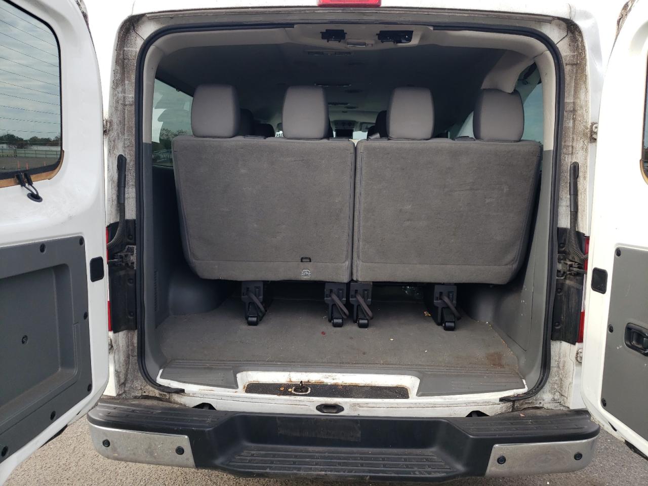 NISSAN NV3500 3500 S