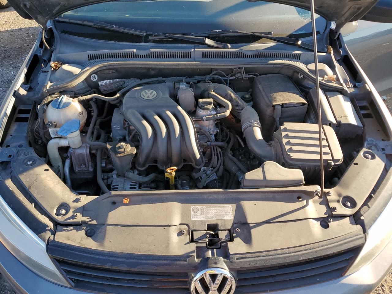 VOLKSWAGEN JETTA BASE