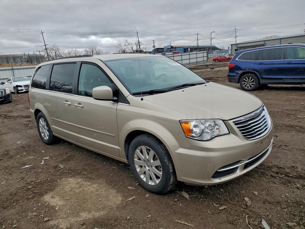 Lot #3302841912 2015 CHRYSLER TOWN&COUNT