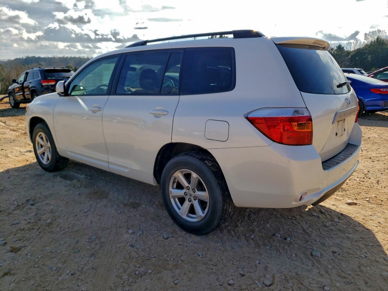 TOYOTA HIGHLANDER