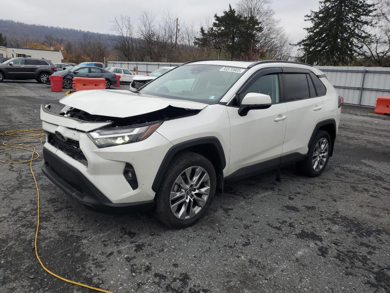 TOYOTA RAV4 XLE PREMIUM