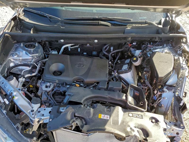 2025 TOYOTA RAV4 XLE P #3301734328