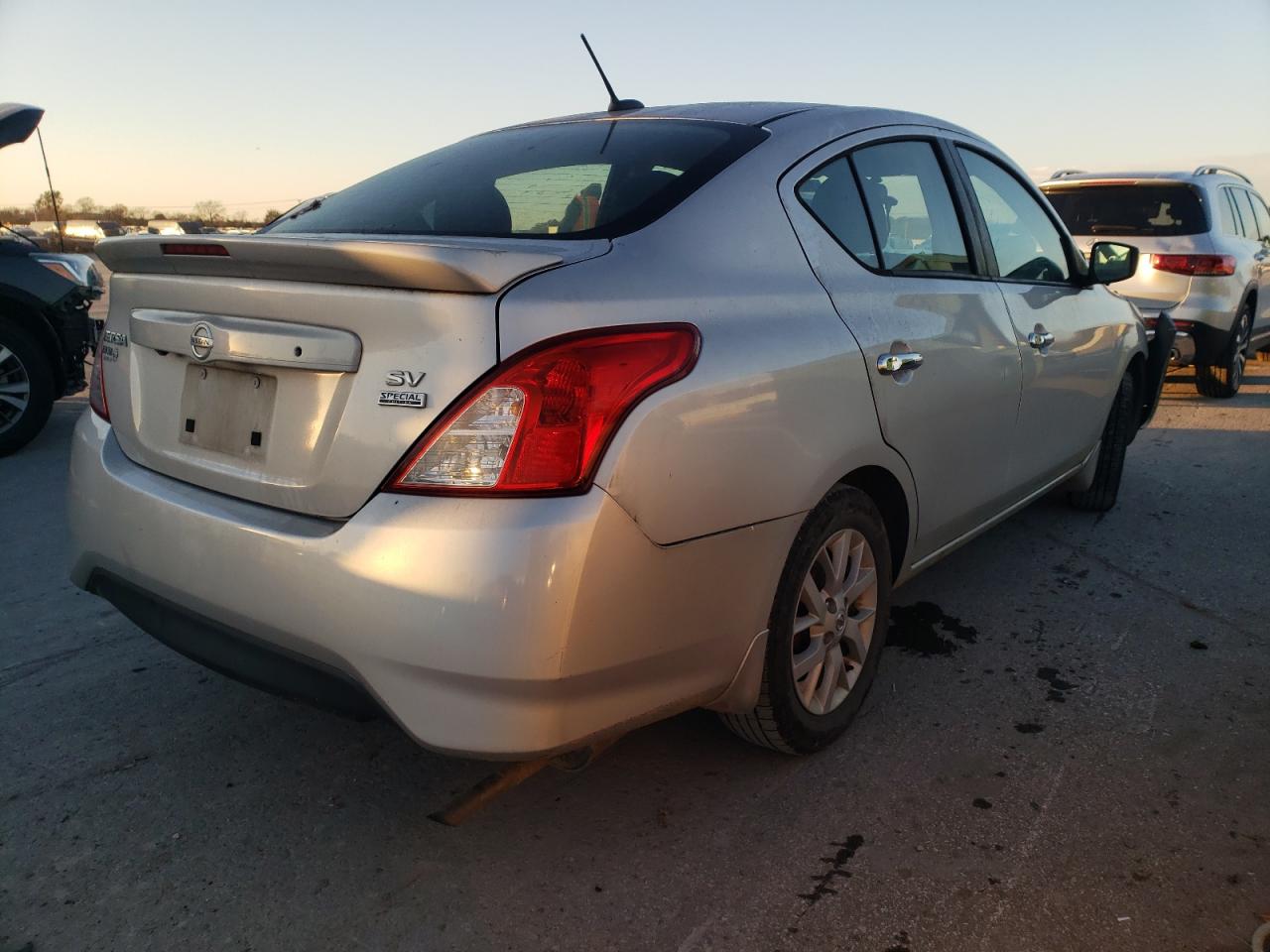 NISSAN VERSA S