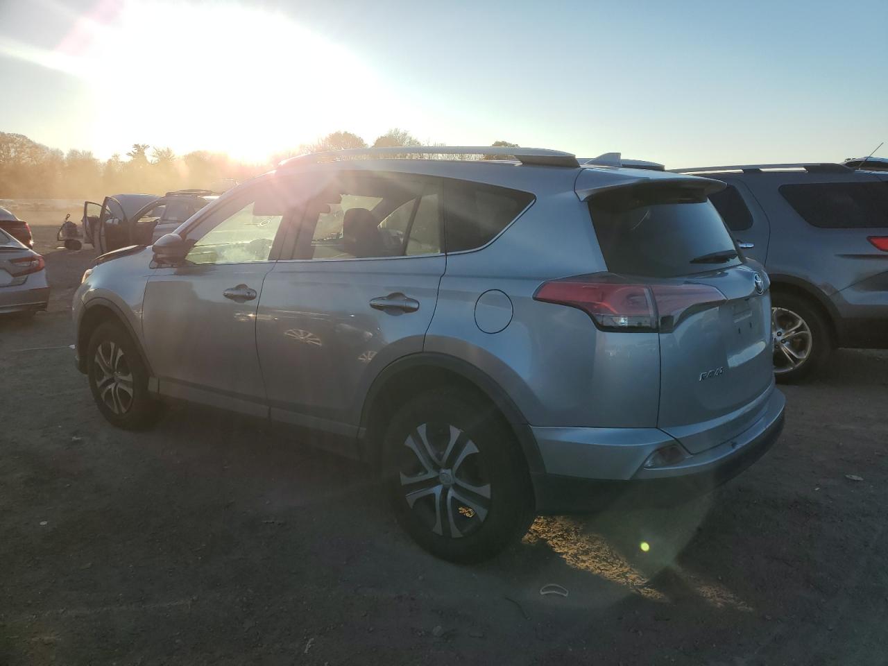 TOYOTA RAV4 LE
