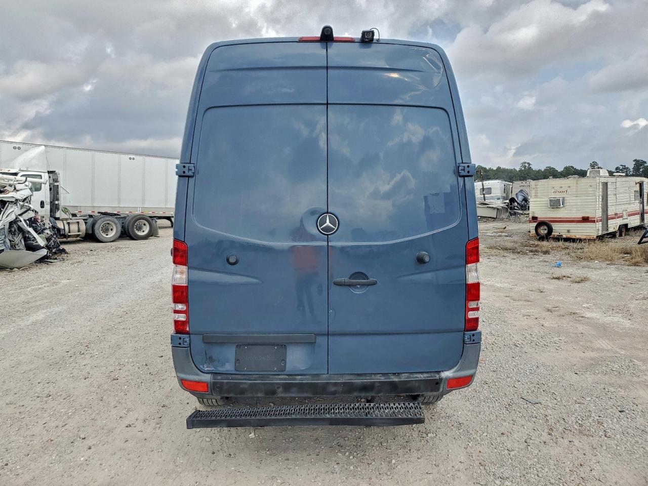 MERCEDES-BENZ SPRINTER 2500