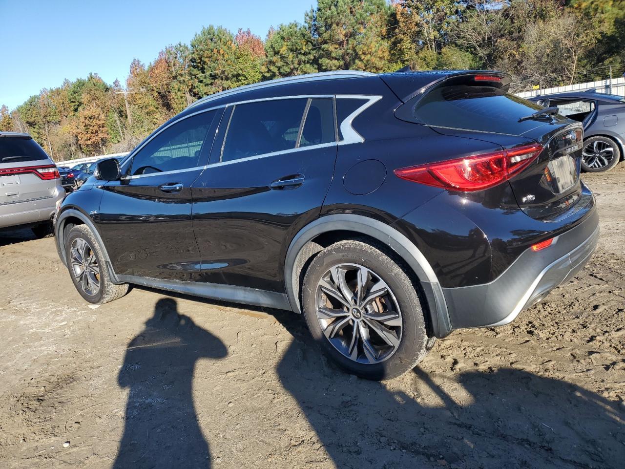 INFINITI QX30 BASE