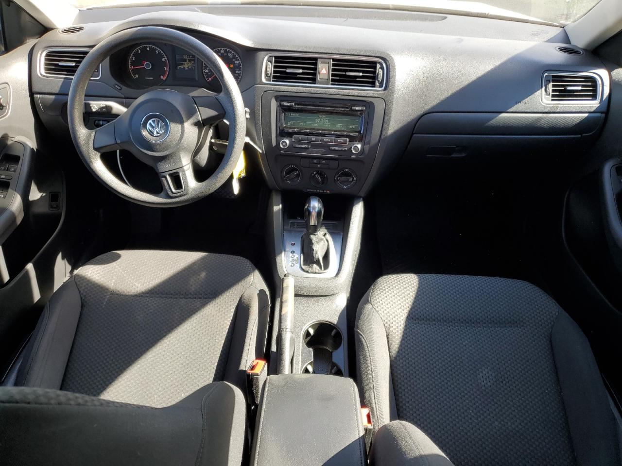 VOLKSWAGEN JETTA BASE