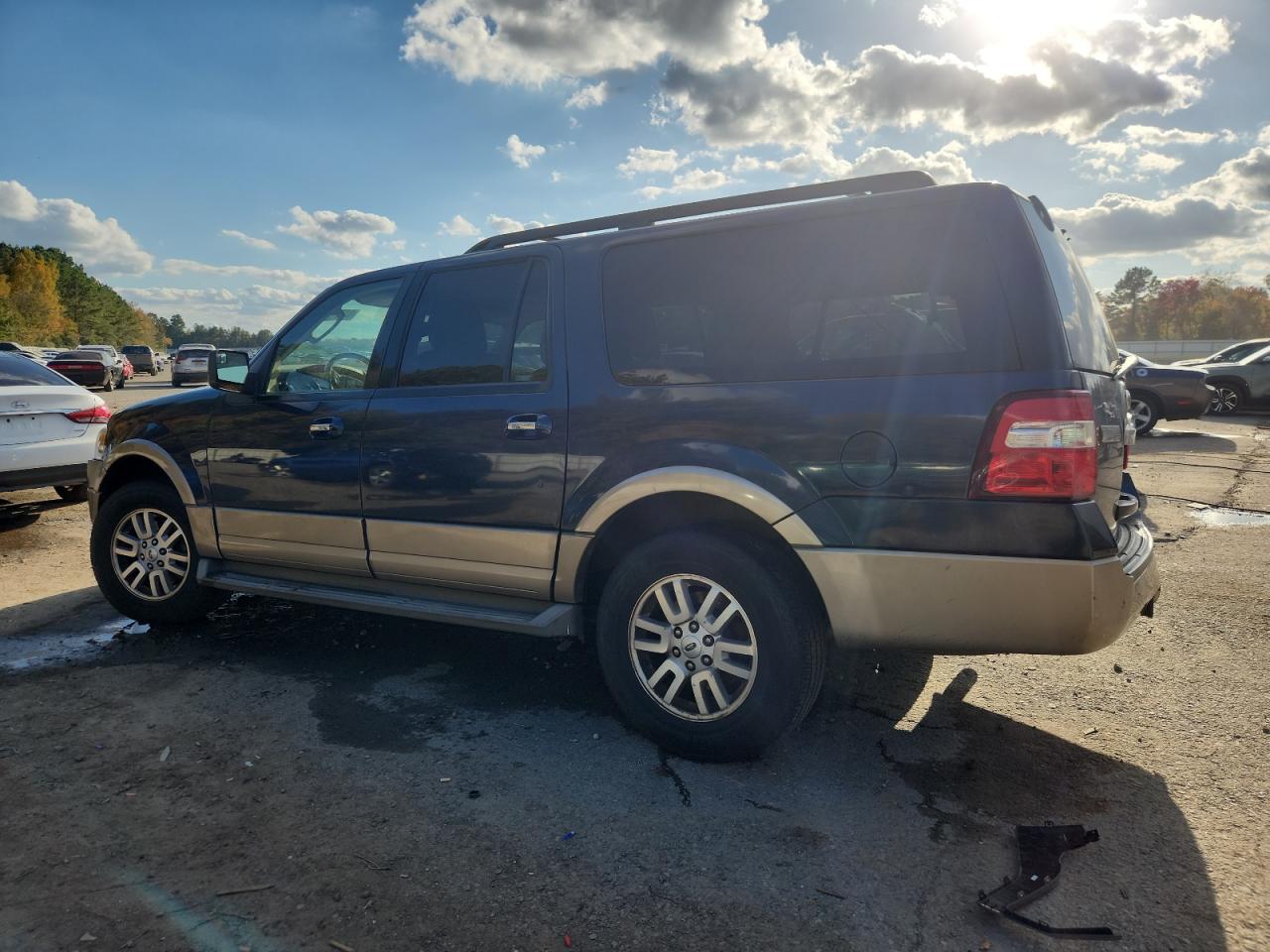 FORD EXPEDITION EL XLT