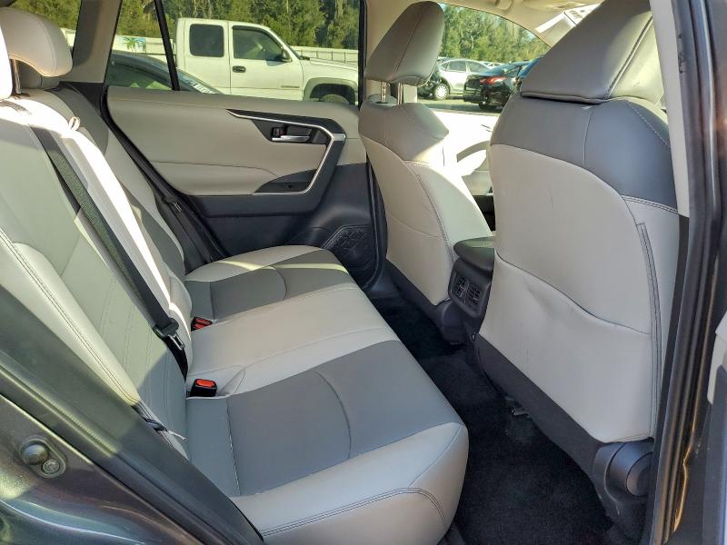 2020 TOYOTA RAV4 XLE P #3303885781