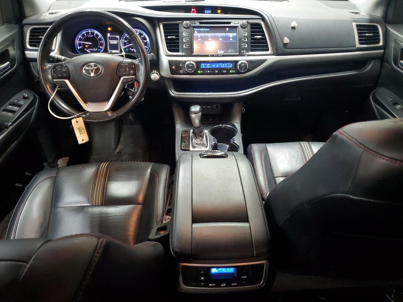 TOYOTA HIGHLANDER SE