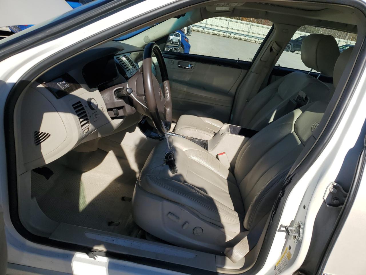 CADILLAC DTS LUXURY COLLECTION