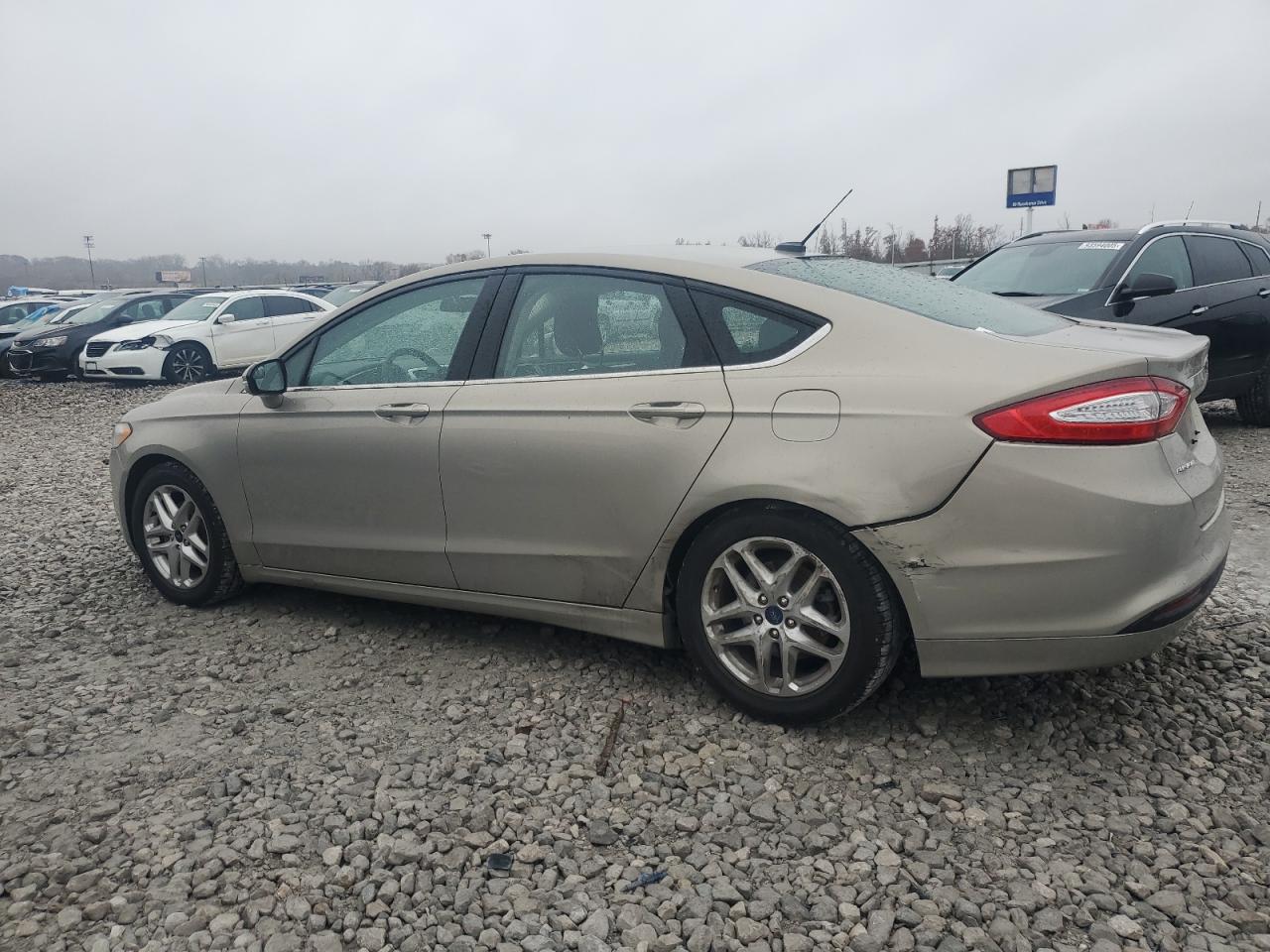 FORD FUSION SE