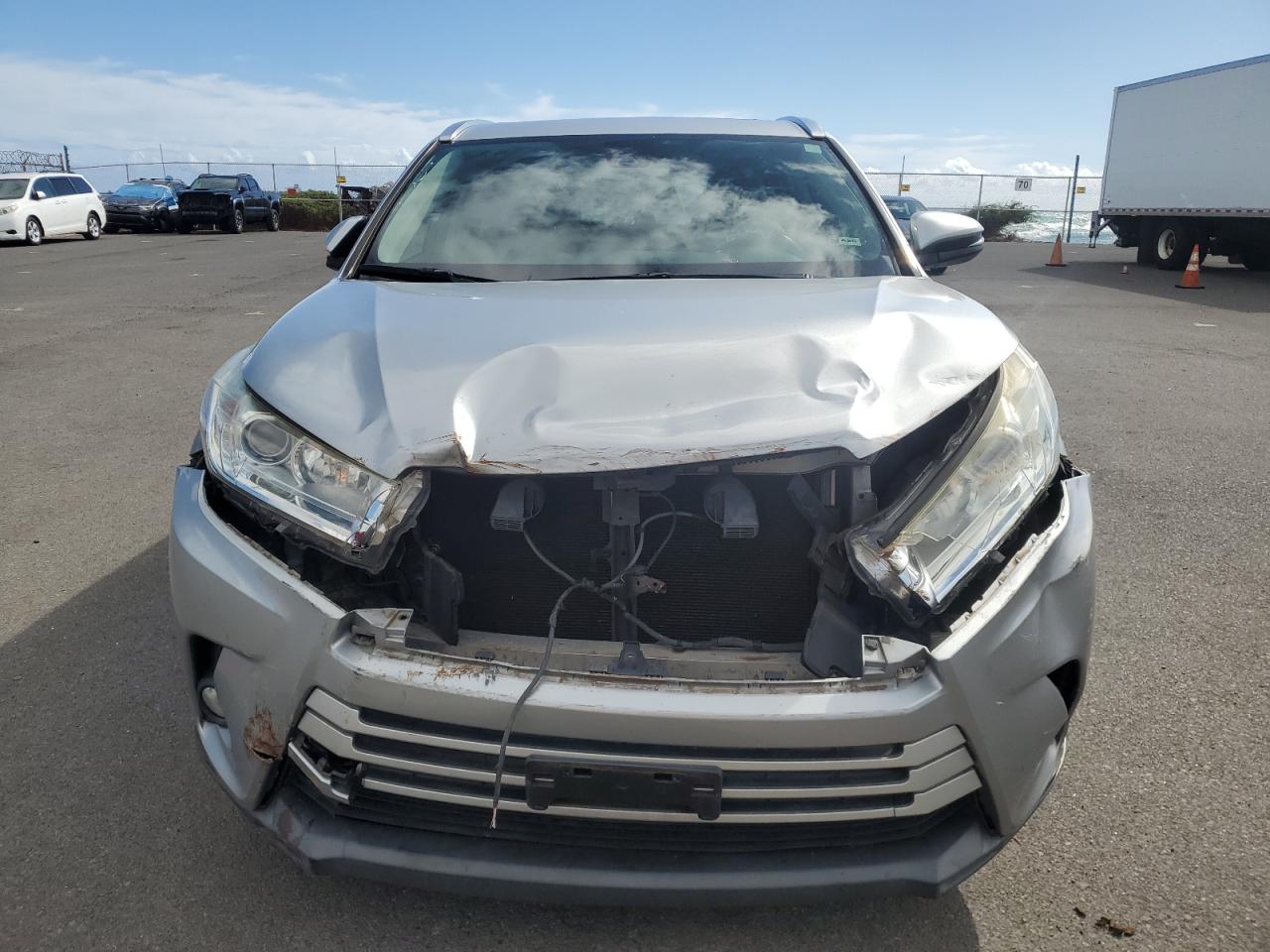 TOYOTA HIGHLANDER SE