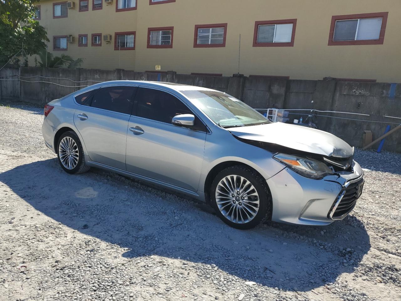 TOYOTA AVALON XLE