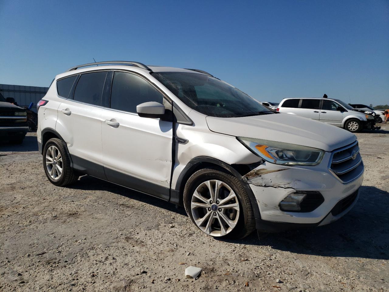 FORD ESCAPE SE