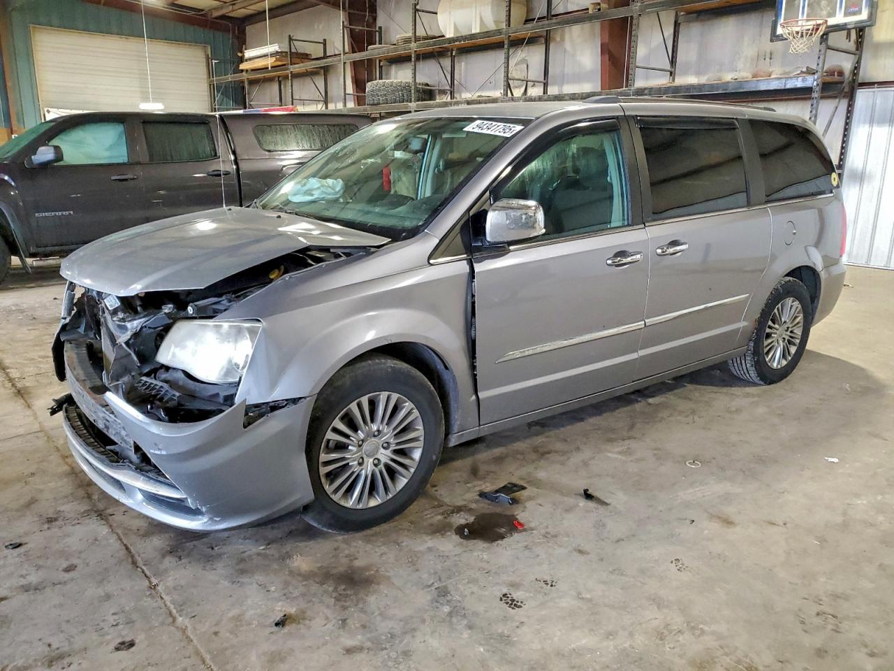 CHRYSLER TOWN & COUNTRY TOURING L