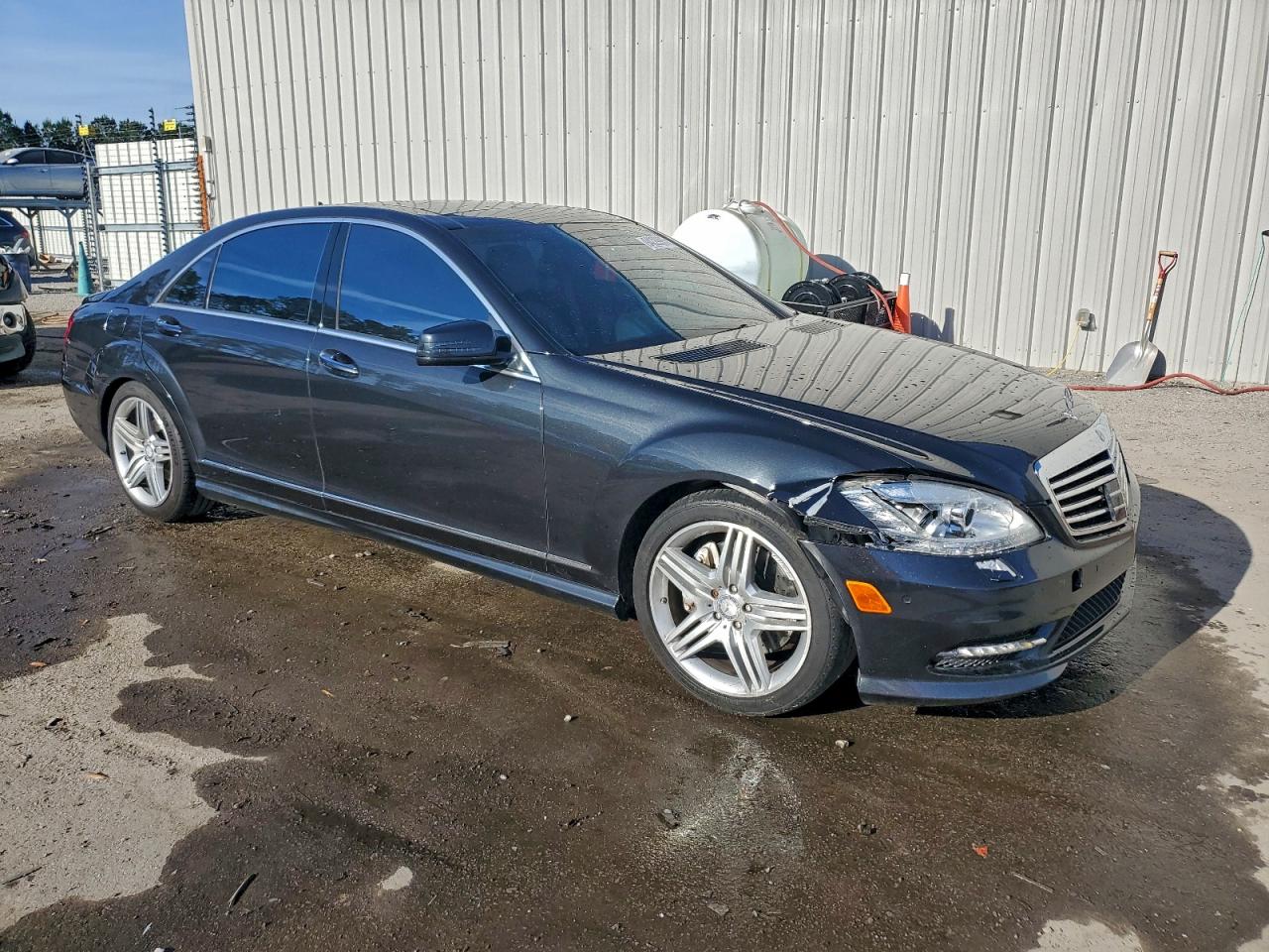 MERCEDES-BENZ S-CLASS 550
