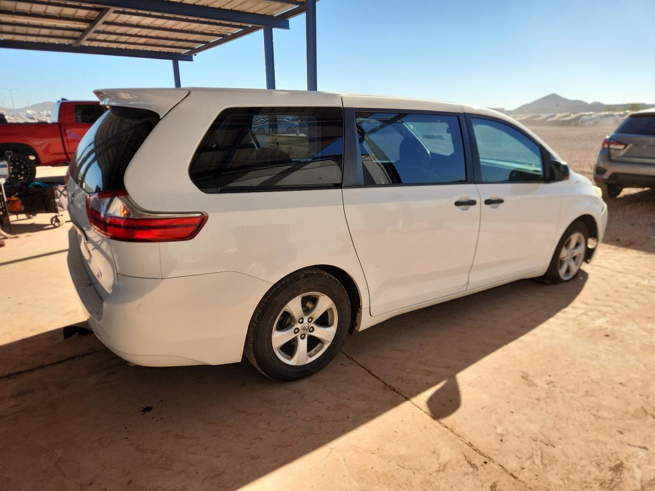 TOYOTA SIENNA