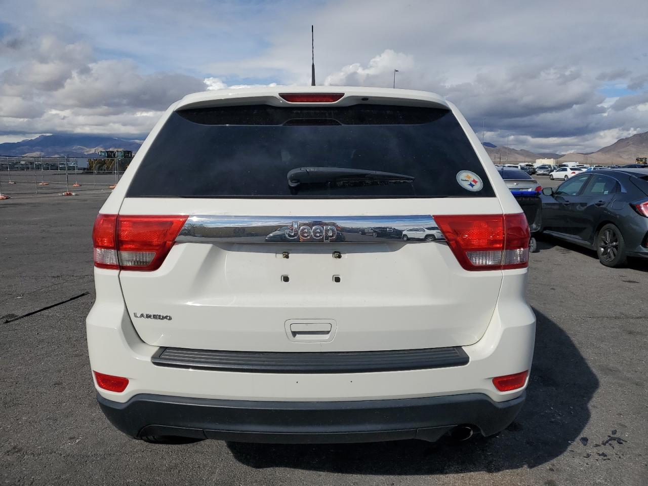 JEEP GRAND CHEROKEE LAREDO