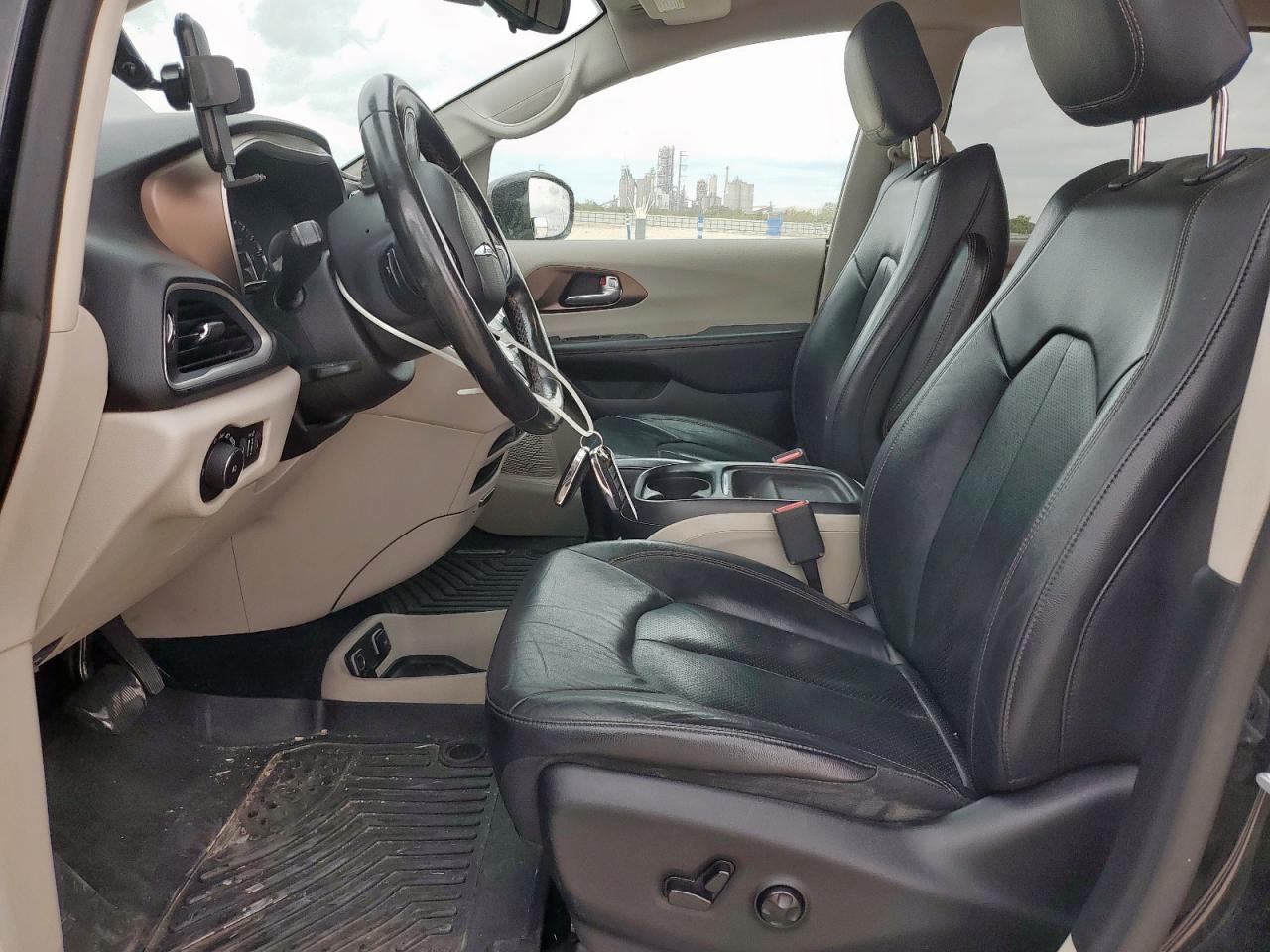 CHRYSLER PACIFICA TOURING L