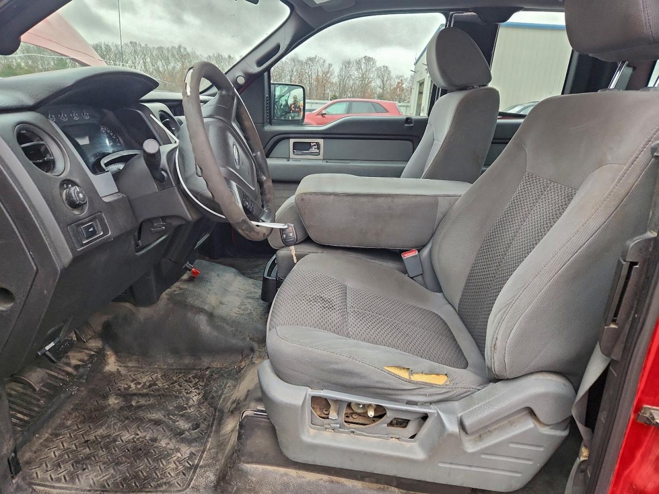 FORD F-150 SUPER CAB