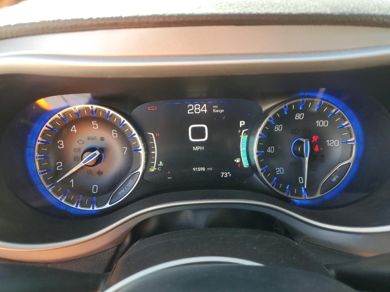 CHRYSLER PACIFICA TOURING