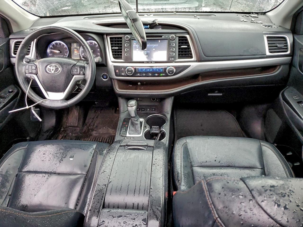 TOYOTA HIGHLANDER XLE