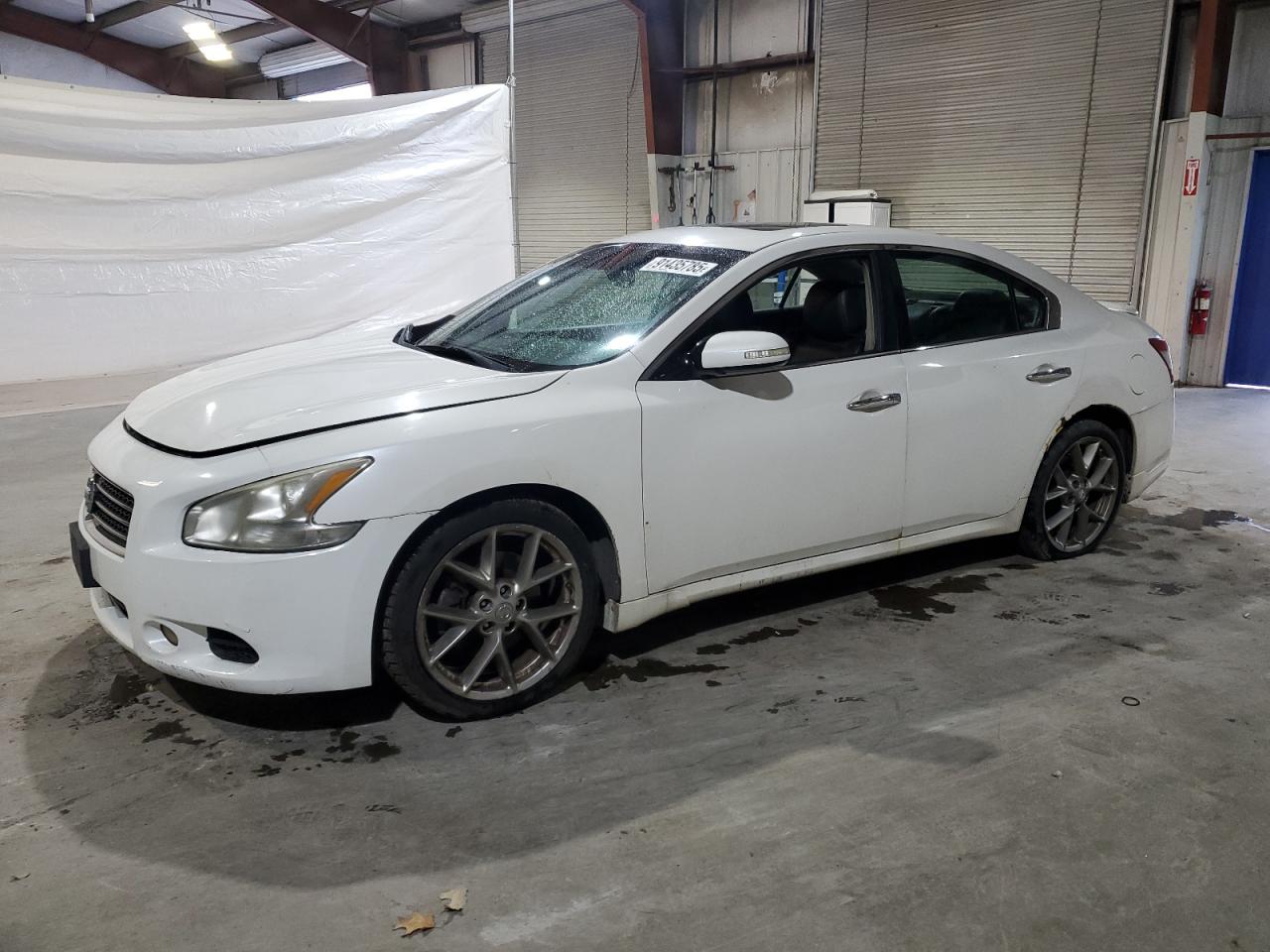 NISSAN MAXIMA S
