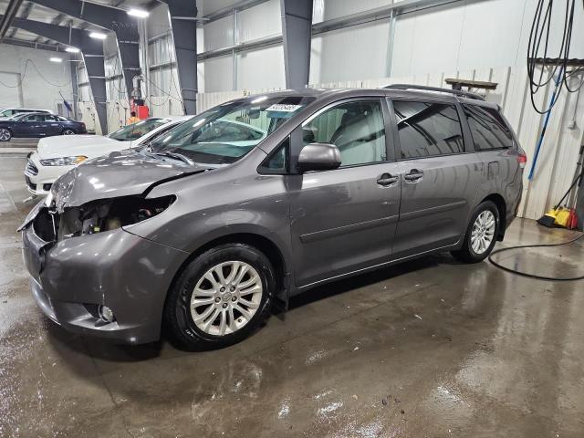 2014 TOYOTA SIENNA XLE #3293172179