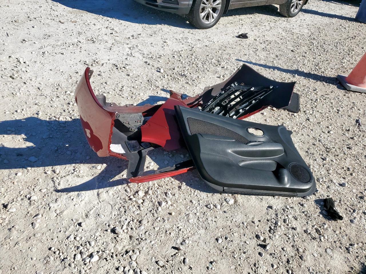 Lot #3304177445 2018 NISSAN VERSA S