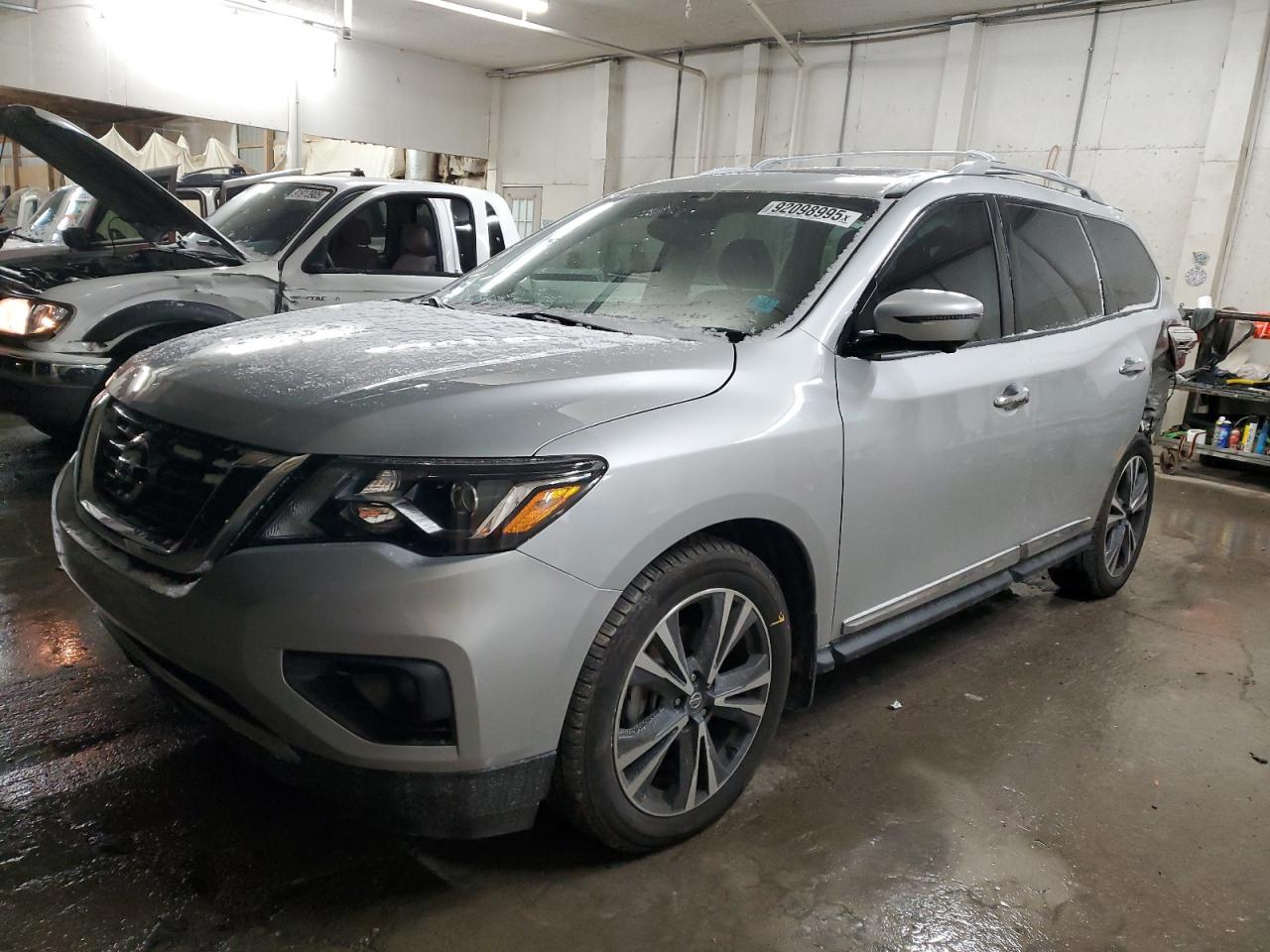 NISSAN PATHFINDER PLATINUM