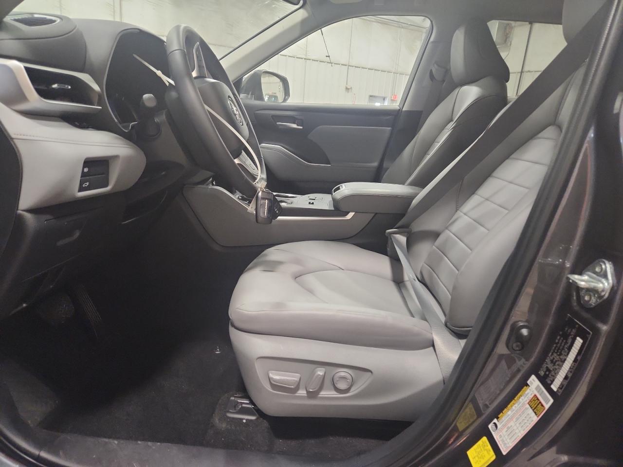 TOYOTA HIGHLANDER HYBRID XLE