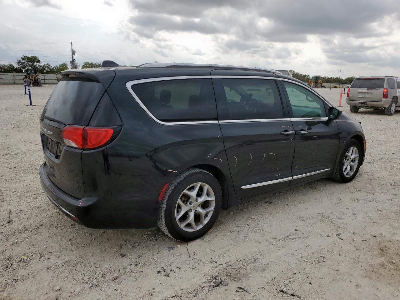 CHRYSLER PACIFICA TOURING L