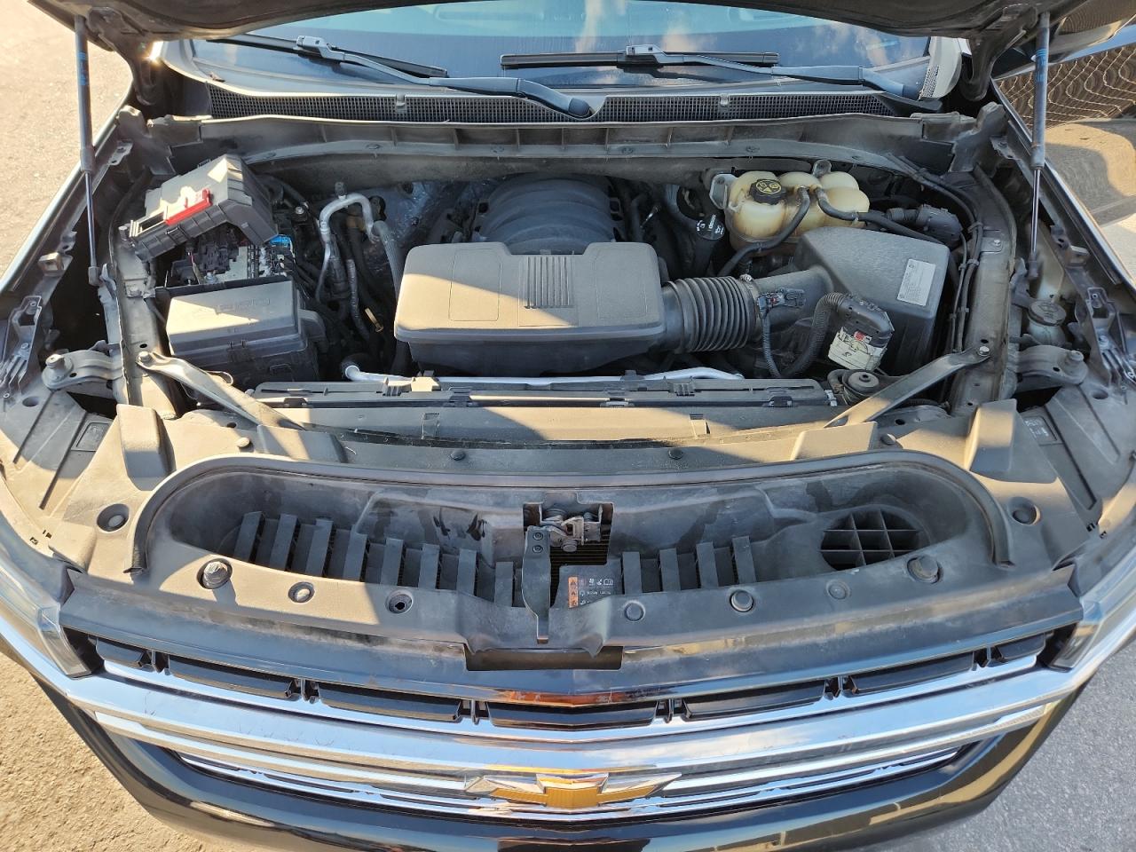 CHEVROLET SUBURBAN C1500 LT