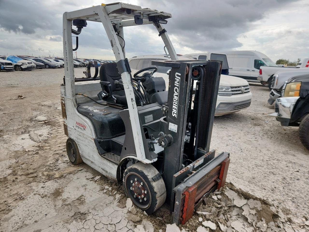 Lot #3304635941 2014 NISS FORKLIFT