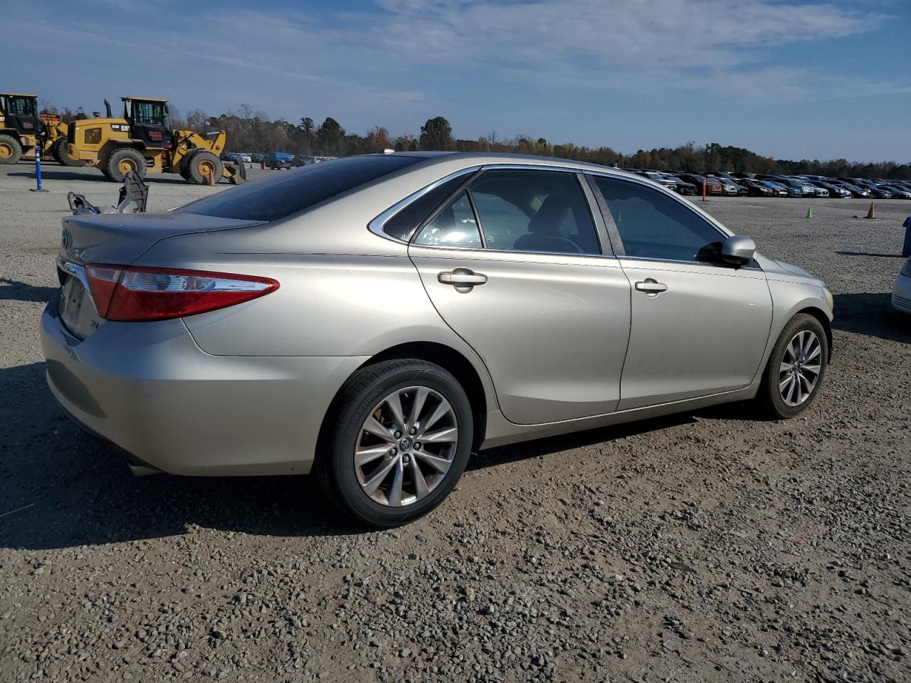 Lot #3309624111 2015 TOYOTA CAMRY LE