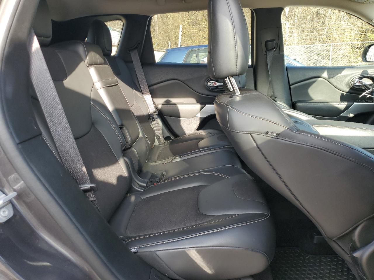 JEEP GRAND CHEROKEE LATITUDE PLUS