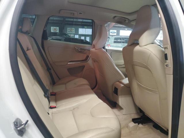 2015 VOLVO XC60 T5 PR - YV4612RK7F2757088