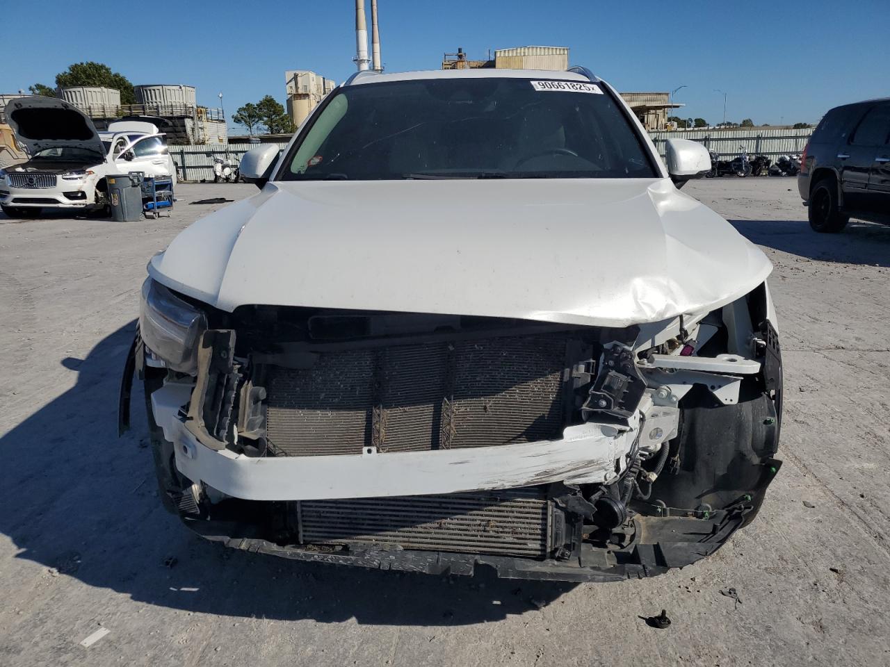 VOLVO XC40 T5 MOMENTUM