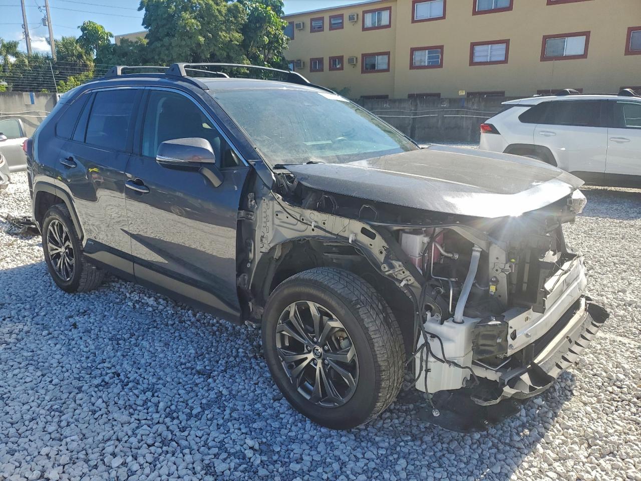 TOYOTA RAV4 XLE PREMIUM