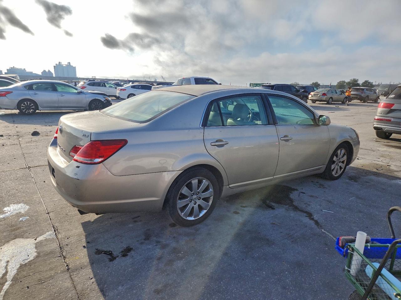 Lot #3305505087 2007 TOYOTA AVALON XL
