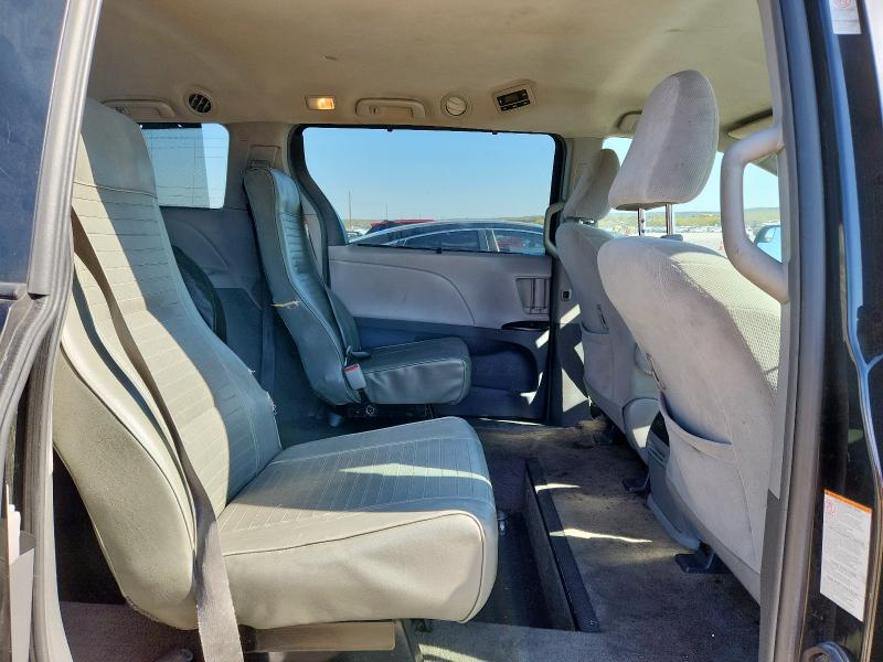 2018 TOYOTA SIENNA LE 5TDKZ3DC5JS903098