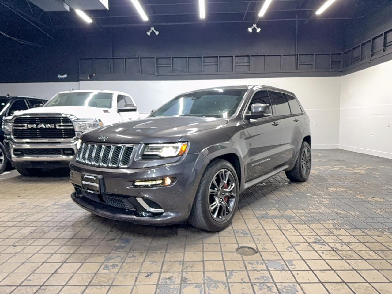 JEEP GRAND CHEROKEE SRT-8