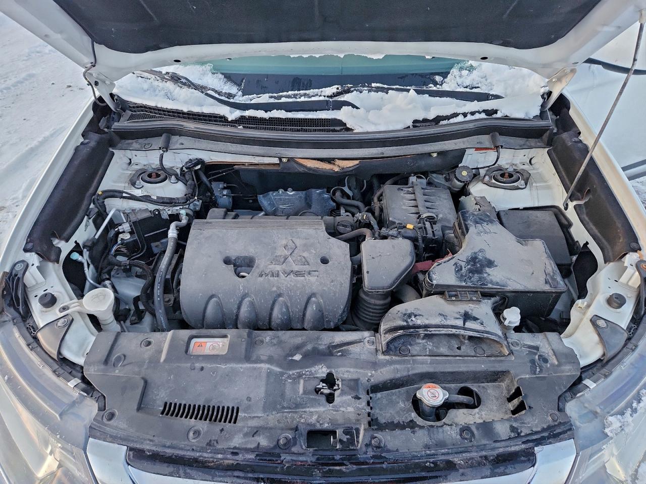 MITSUBISHI OUTLANDER ES