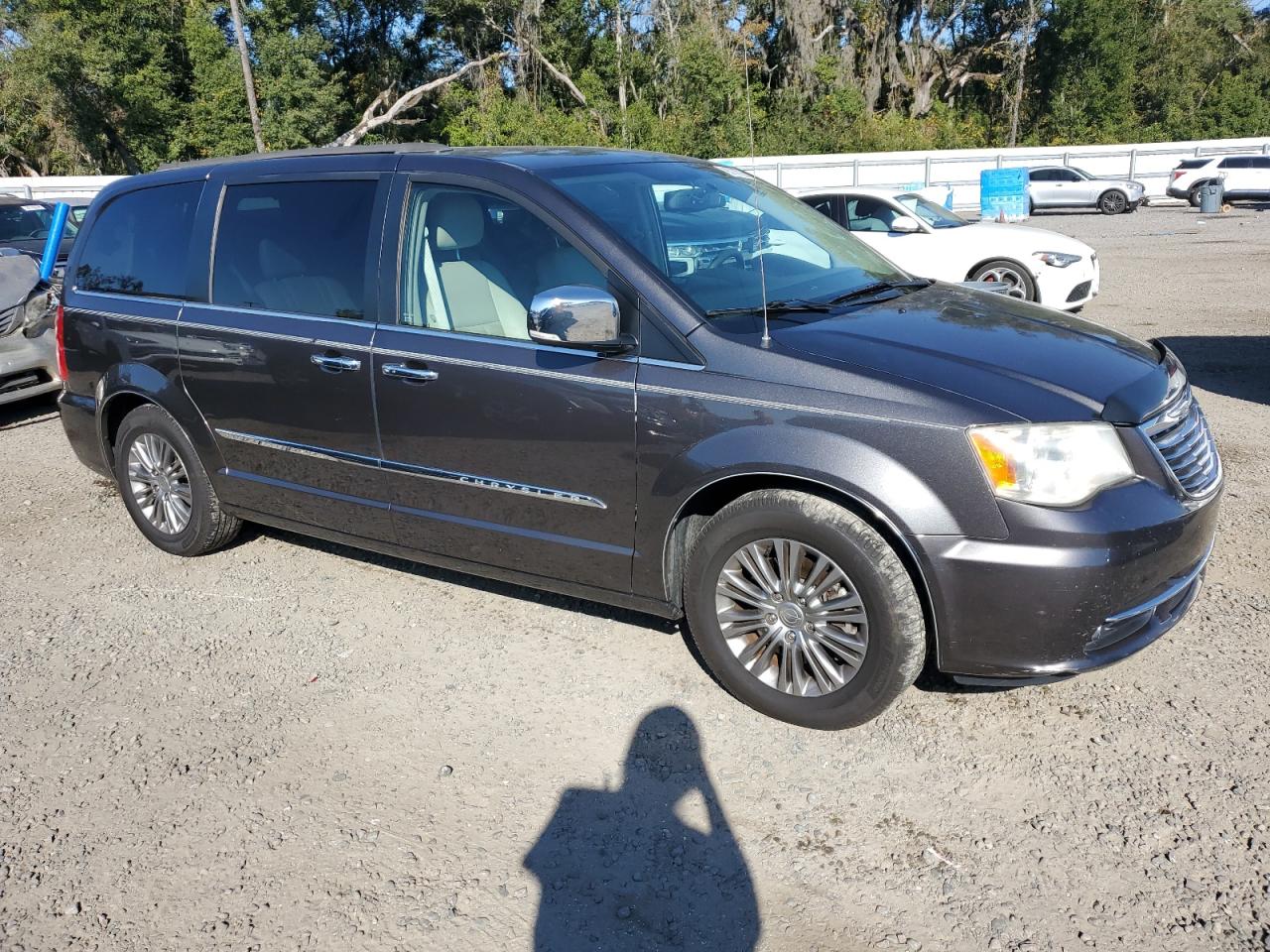 CHRYSLER TOWN & COUNTRY TOURING L