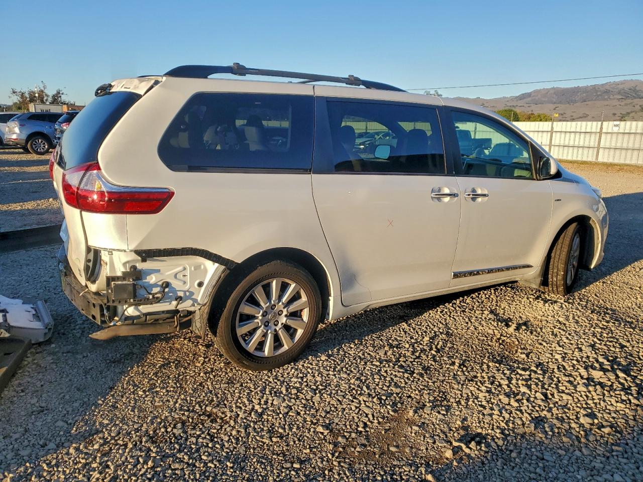 TOYOTA SIENNA XLE
