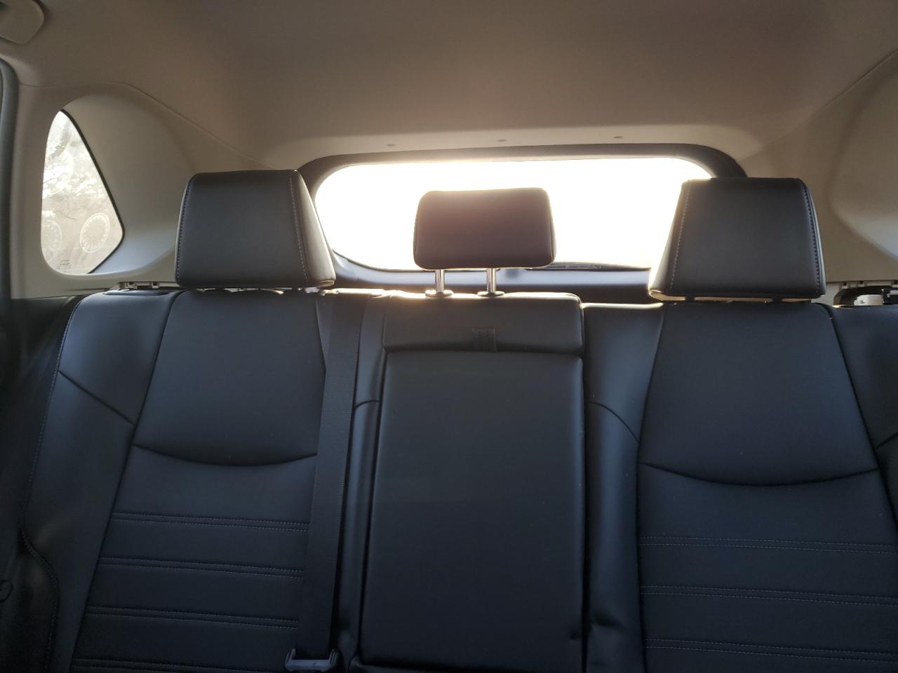 TOYOTA RAV4 XLE PREMIUM