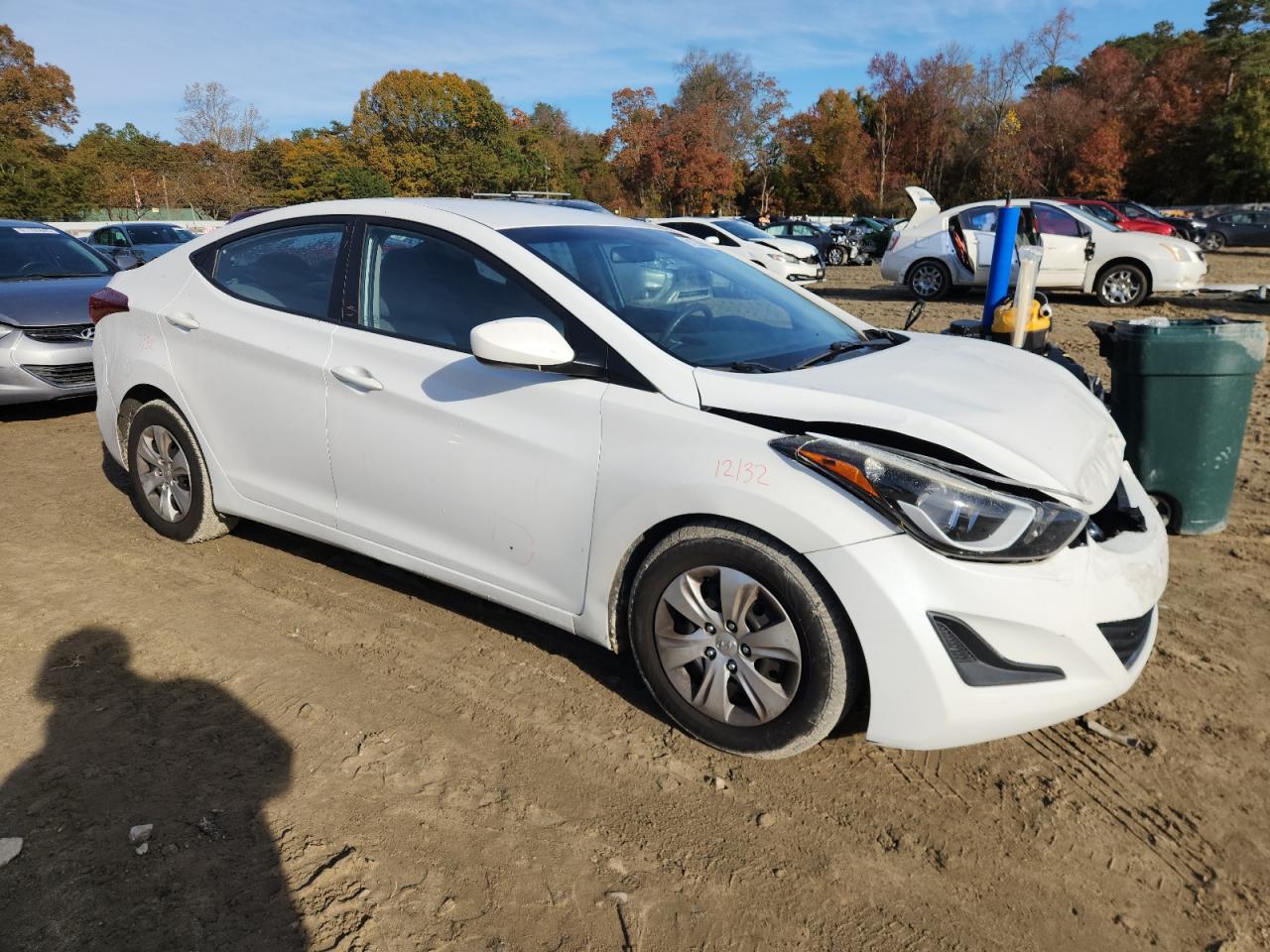 HYUNDAI ELANTRA SE