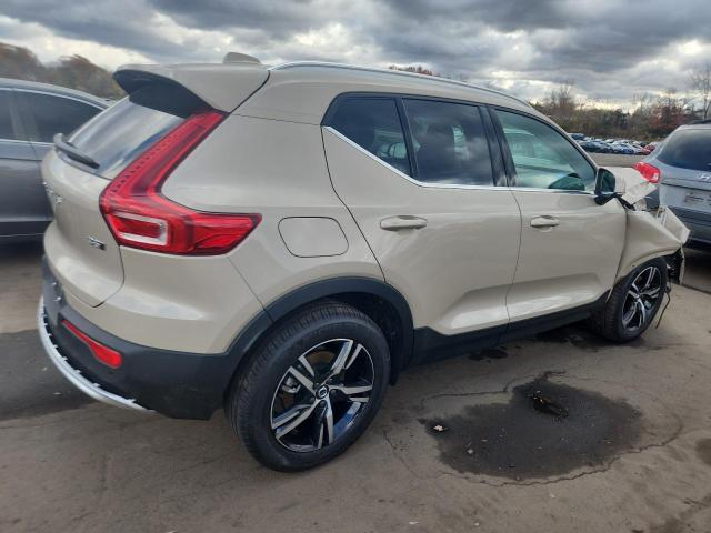 2025 VOLVO XC40 CORE #3301602666