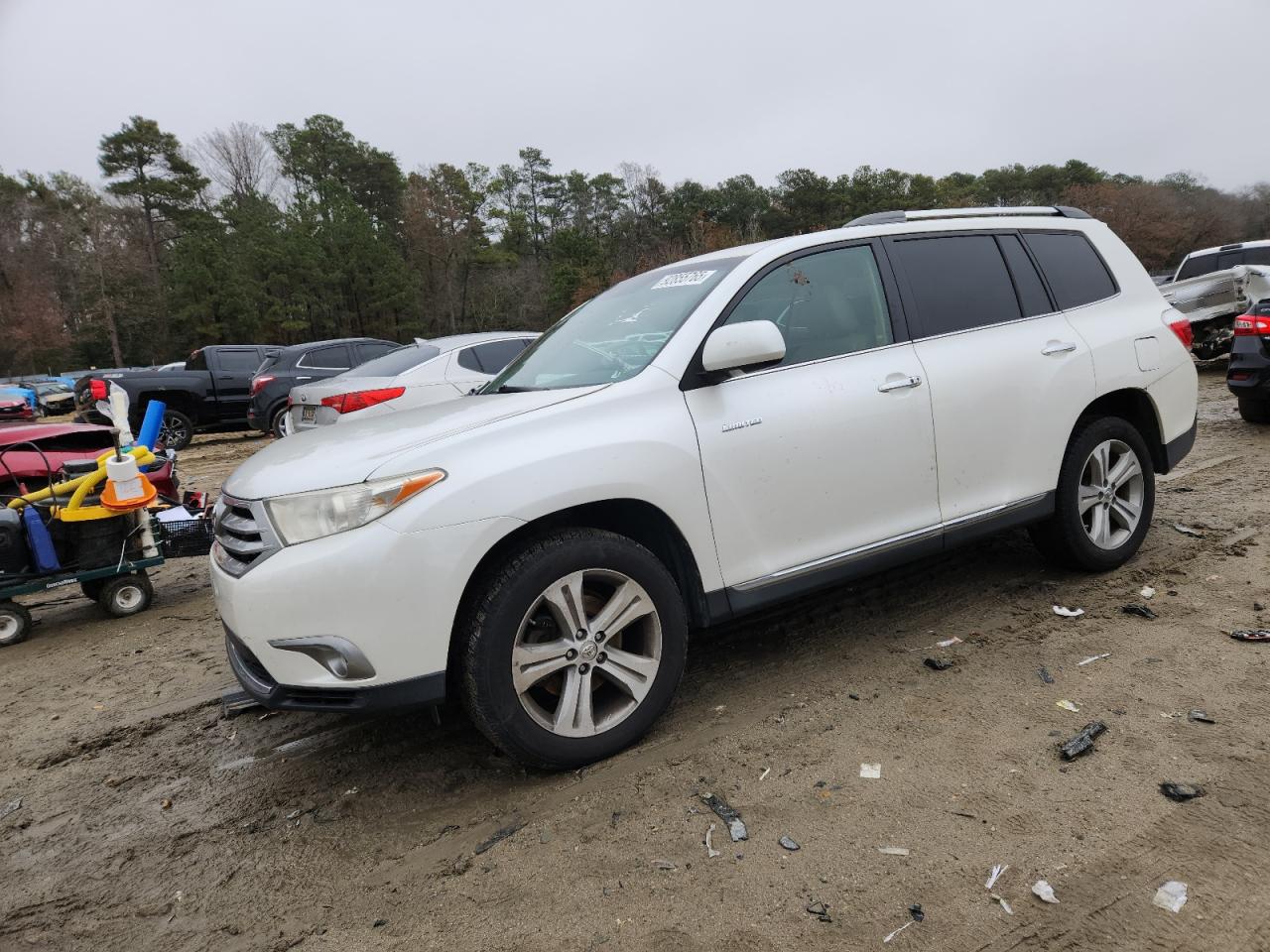 Lot #3302865922 2013 TOYOTA HIGHLANDER